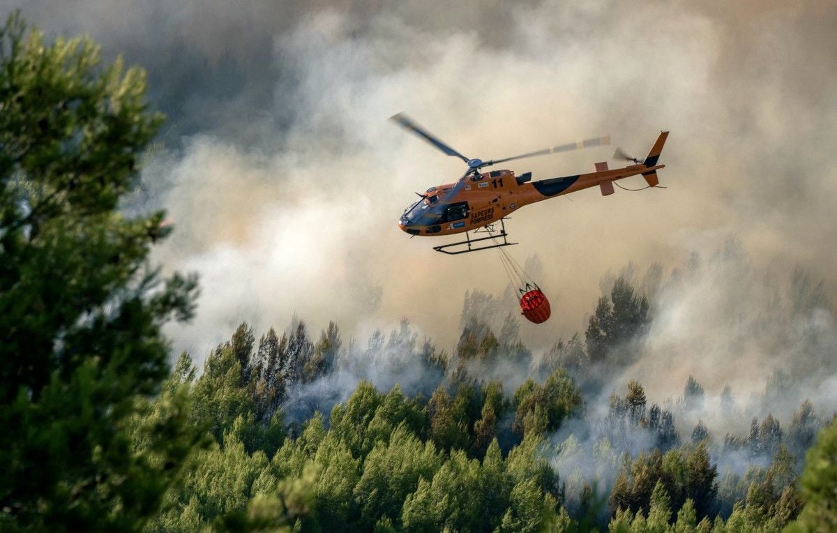 Sigue ardiendo en Aude, bomberos heridos y daños en Canet-en-Roussillon… Sigue ardiendo en Aude, bomberos heridos y daños en Canet-en-Roussillon…